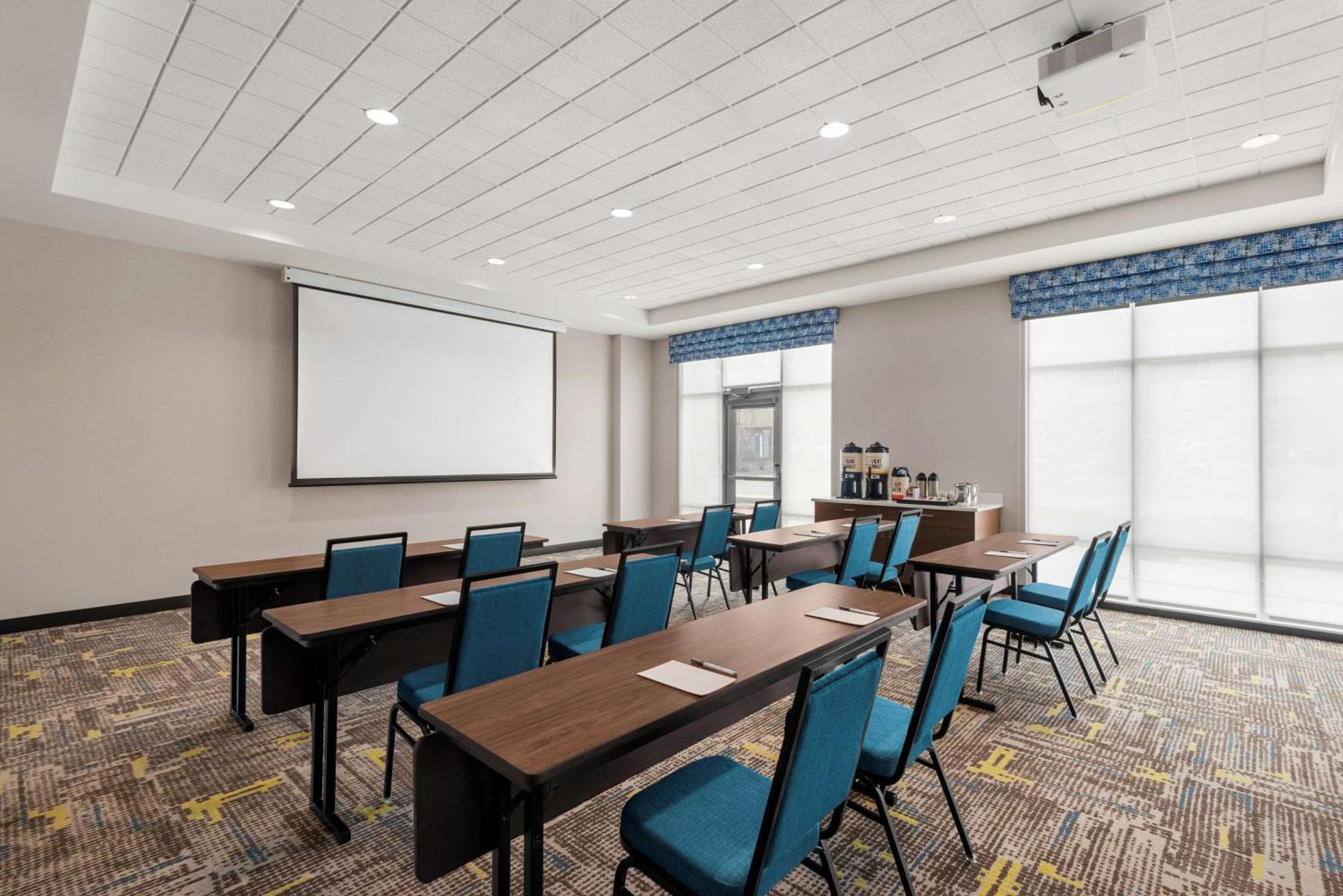 Hampton Inn & Suites Kelowna, British Columbia, Canada Esterno foto