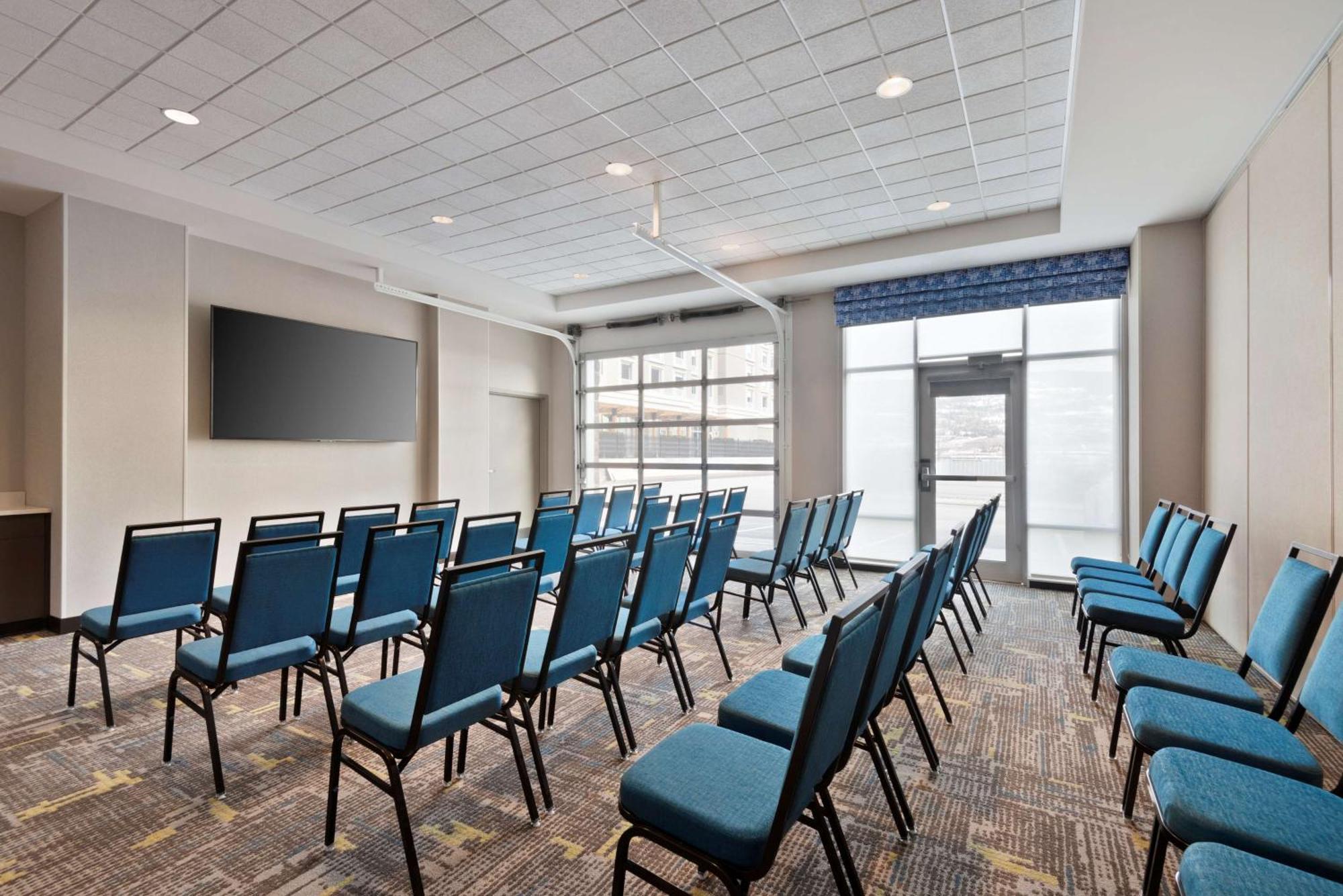 Hampton Inn & Suites Kelowna, British Columbia, Canada Esterno foto