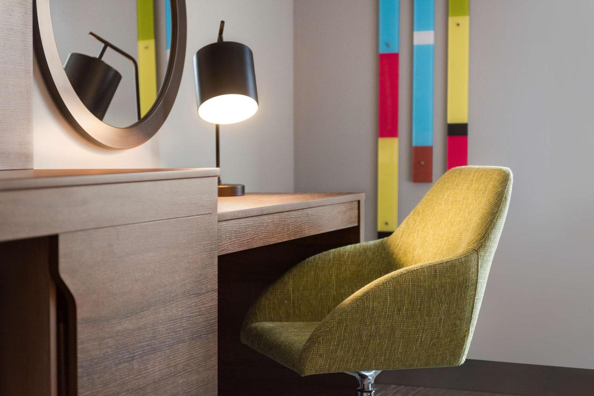 Hampton Inn & Suites Kelowna, British Columbia, Canada Esterno foto