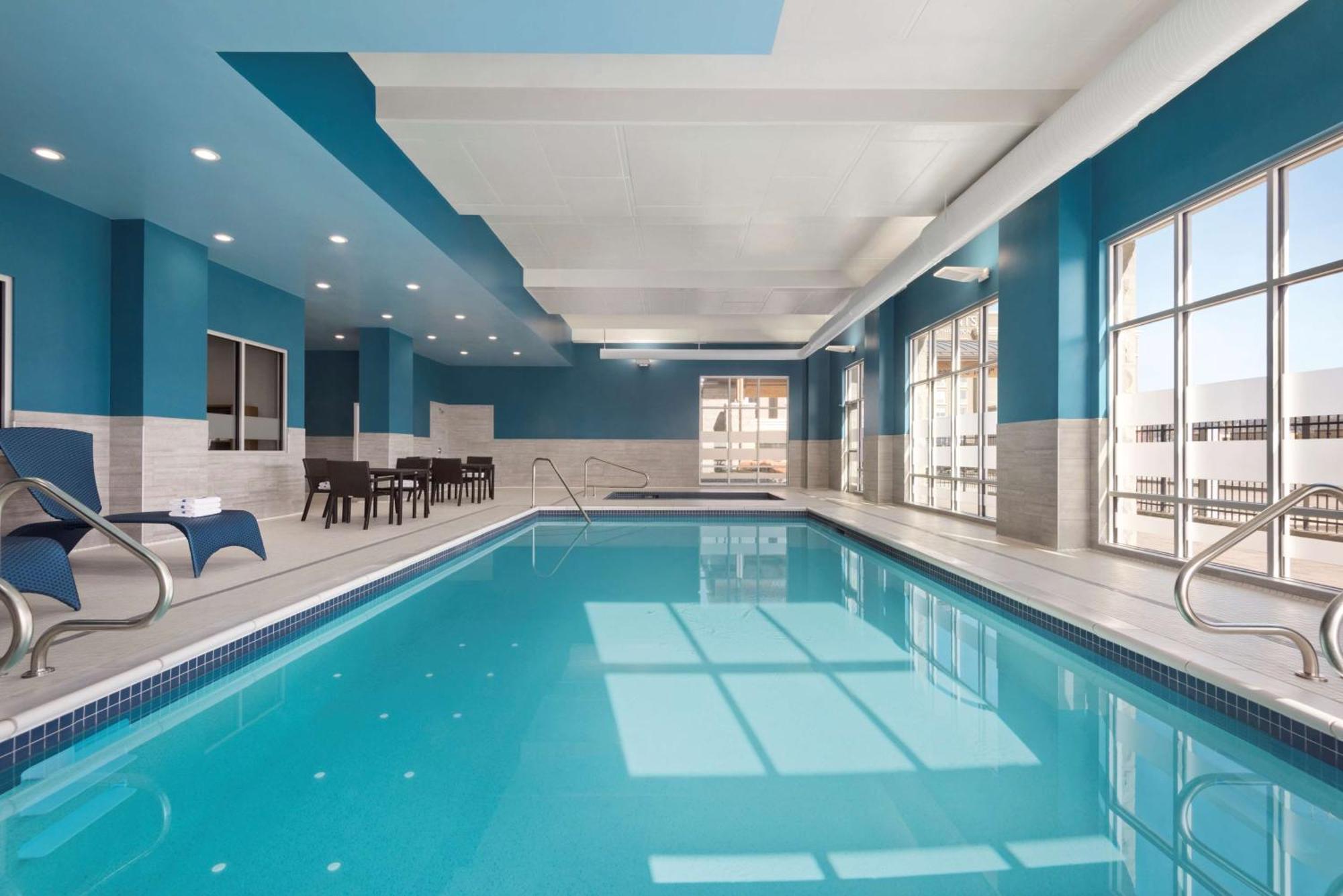 Hampton Inn & Suites Kelowna, British Columbia, Canada Esterno foto