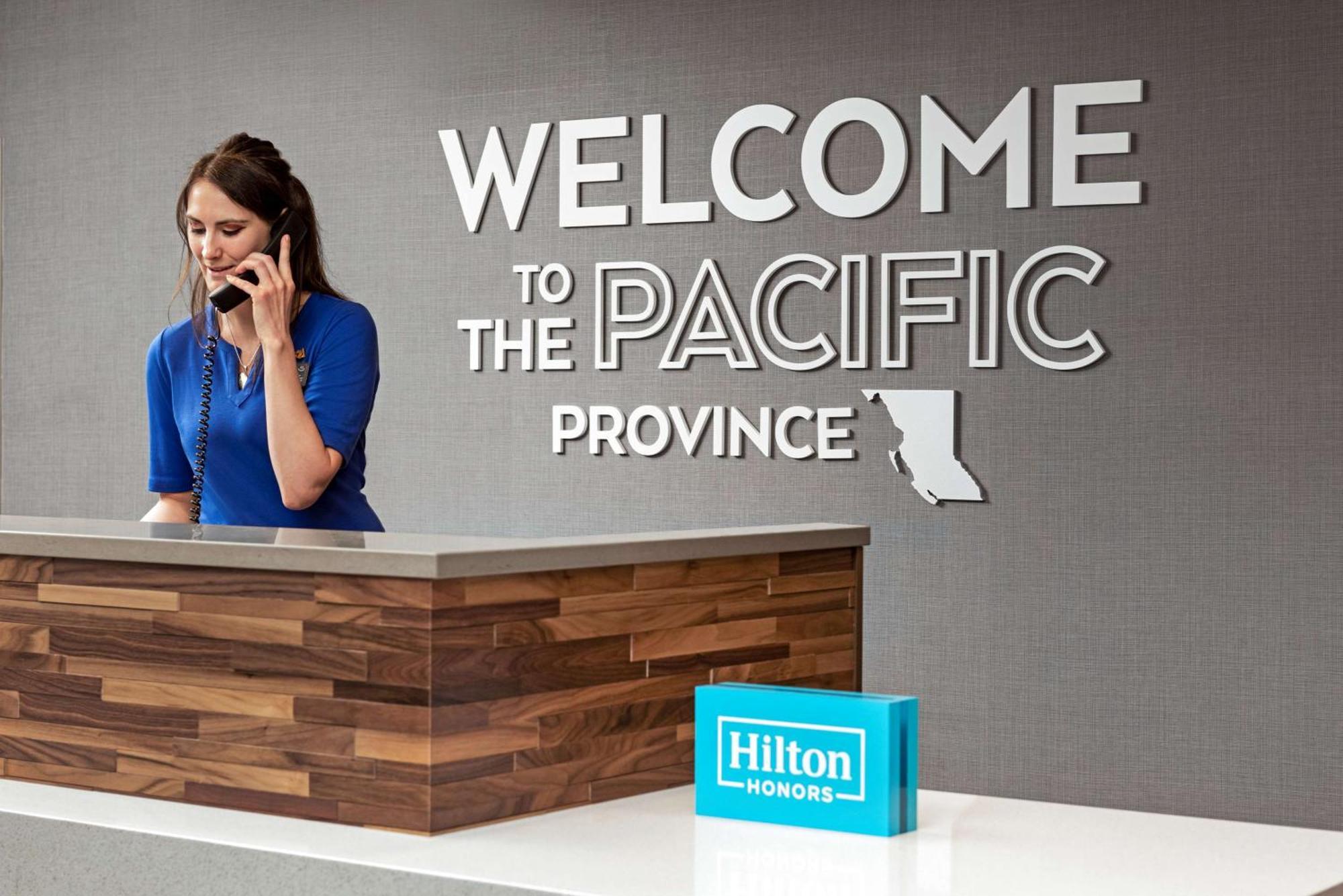 Hampton Inn & Suites Kelowna, British Columbia, Canada Esterno foto